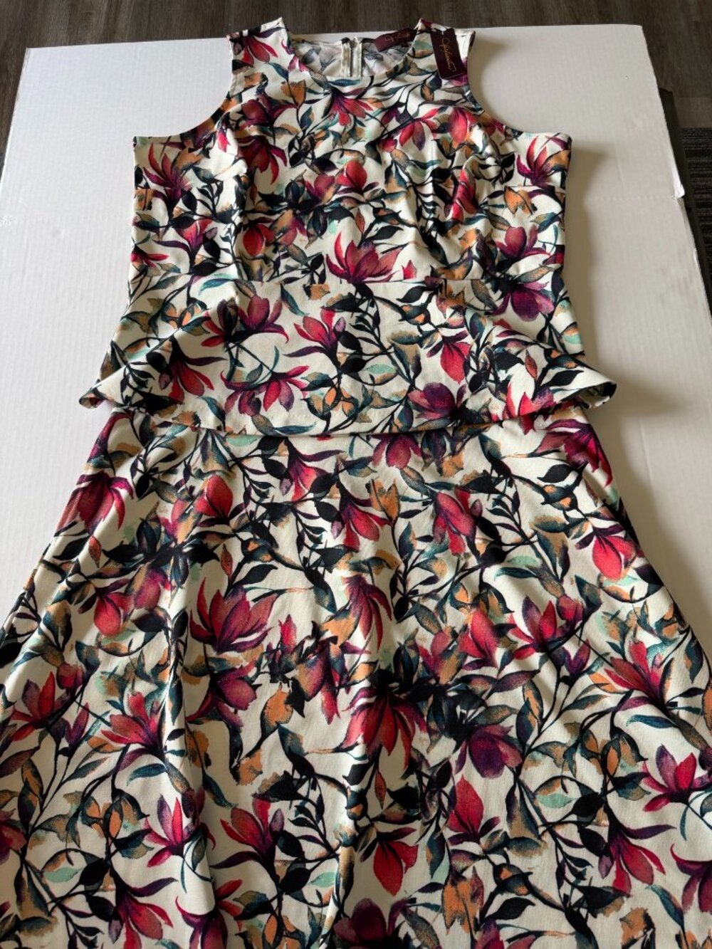 Hal Rubenstein NWT 2 piece sleeveless top and flared skirt set, 2XL